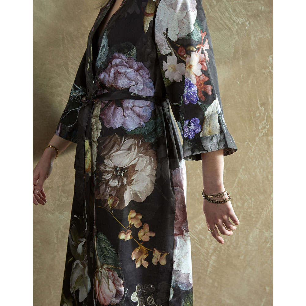 Kimono Sarai Fleur Festive Bloo­ming Black Essenza