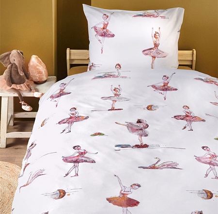 Parure de couette SwanLake Pink 140×200 cm + 1 60×70 cm Beddin­ghouse kids