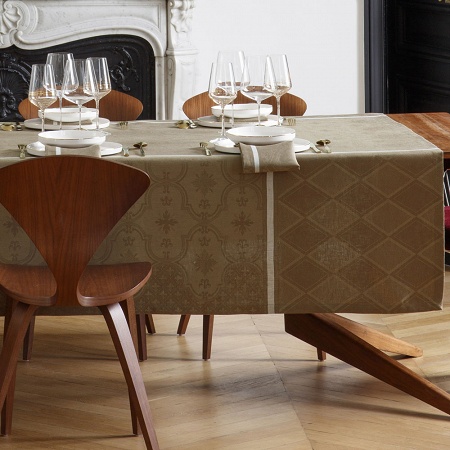 4 serviettes de table Armoi­ries Grège 58×58 cm Le Jacquard Français