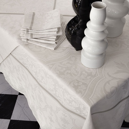 4 serviettes de table Armoi­ries Lys 58×58 cm Le Jacquard Français