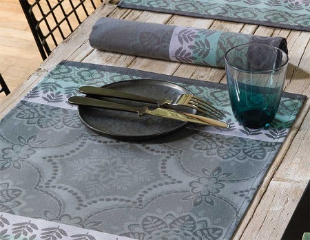 4 serviettes de table bastide poivre 58×58 cm Le Jacquard Français