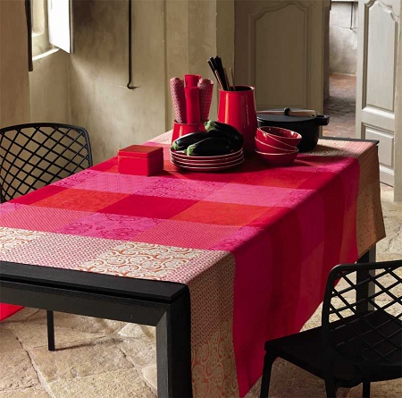 4 serviettes de table fleurs de kyoto cerise 58×58 cm Le Jacquard Français