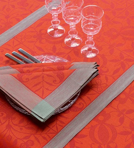 4 serviettes de table vene­zia corna­line 58×58 cm Le Jacquard Français