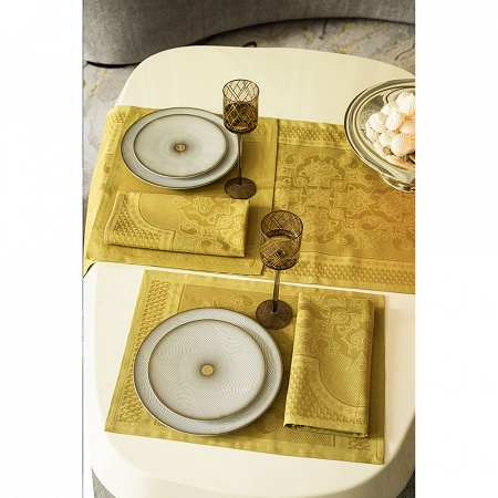 4 sets de table Palais Véni­tien Ocre 50×36 cm Le Jacquard Français