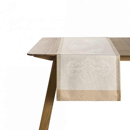 Chemin de table Evasion Céleste Traver­tin 50×150 cm Le Jacquard Français