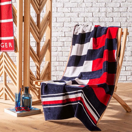 Drap de plage Coas­tal Navy 90×180 cm Tommy Hilfi­ger